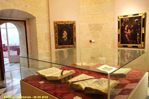 28 LA CATHEDRALE ET LE FORTERESSE DE L INCARNATION (118)